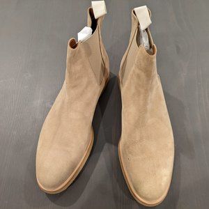 Common Projects Chelsea Boot in Suede Tan (EU 42)